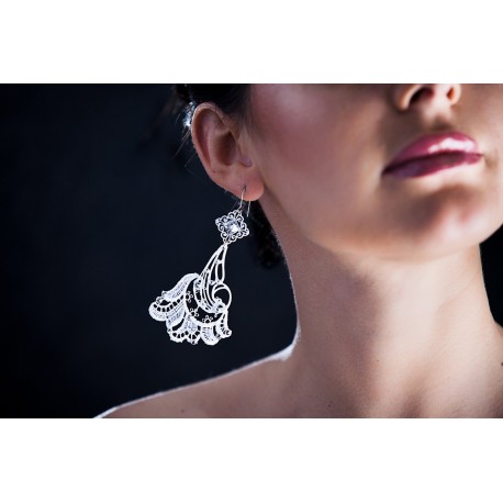 Lace Earrings with Swarovski crystals, White cod. 342