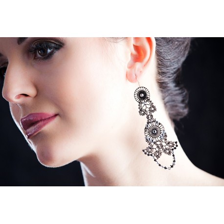 Metal and Lace Earrings with Swarovski crystals, Black, cod. 449